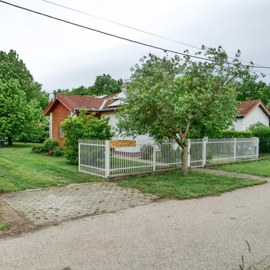 Cseresznyés Apartman Berekfürdő Exterior foto