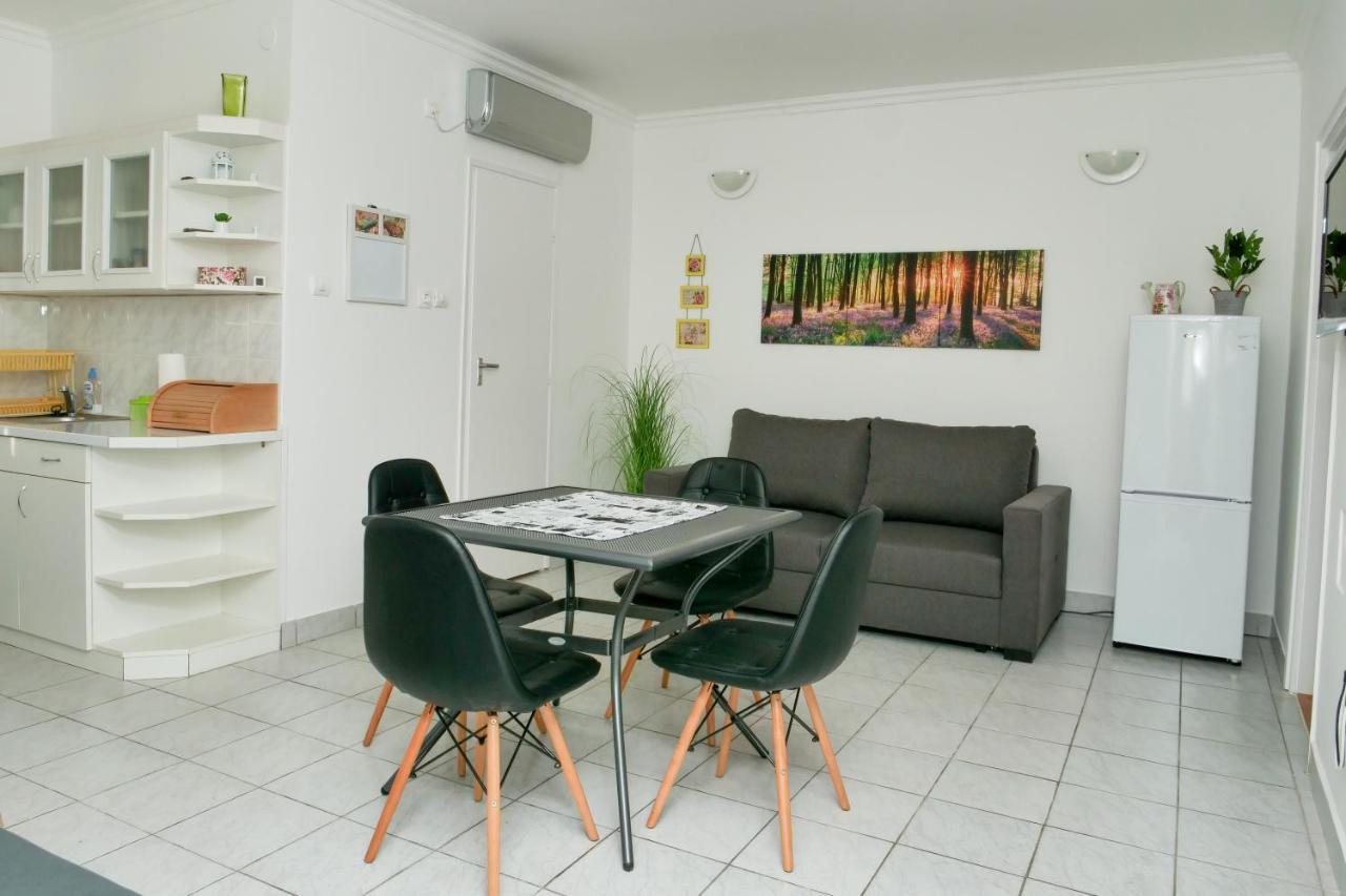 Cseresznyés Apartman Berekfürdő Exterior foto