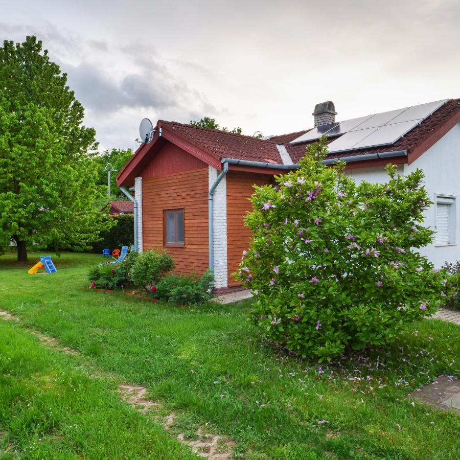 Cseresznyés Apartman Berekfürdő Exterior foto