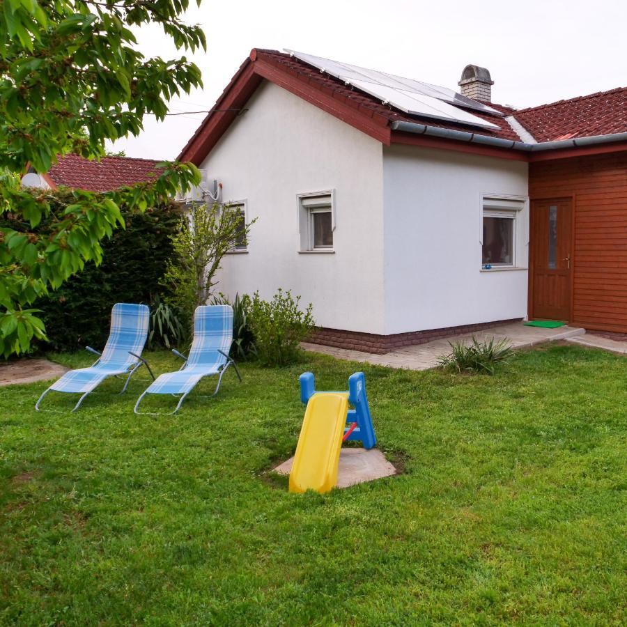 Cseresznyés Apartman Berekfürdő Exterior foto